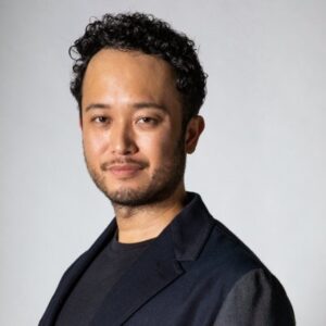 山内隆裕の経歴は?